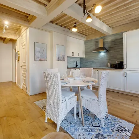 Le Balcon Perriere Ii - Charming With Direct View Of The Thiou *